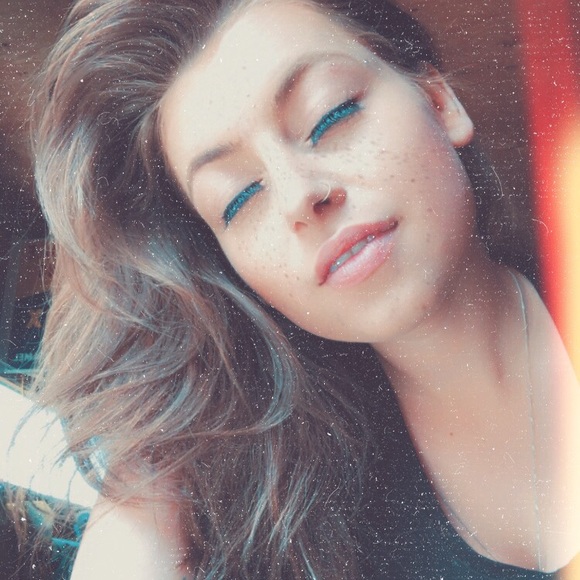 Meet your Posher, Jay-lynn - Picture 3 of 3